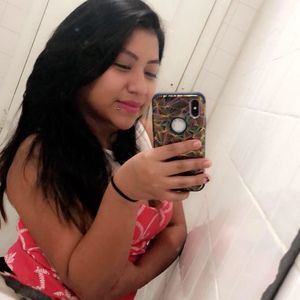 Meet your Posher, Paola